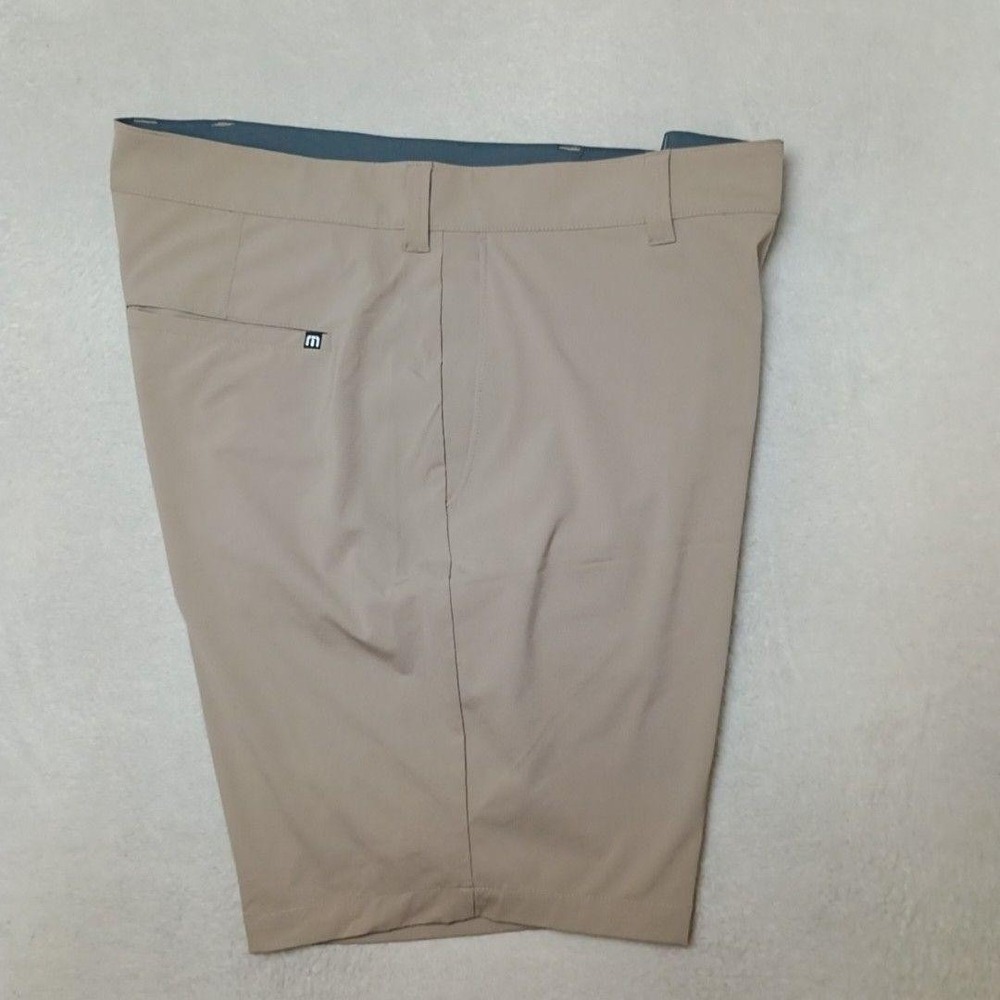 Travis Mathew Shorts Men 40 Beige 9" Golf Chino Wanderlust Stretch Pockets Work